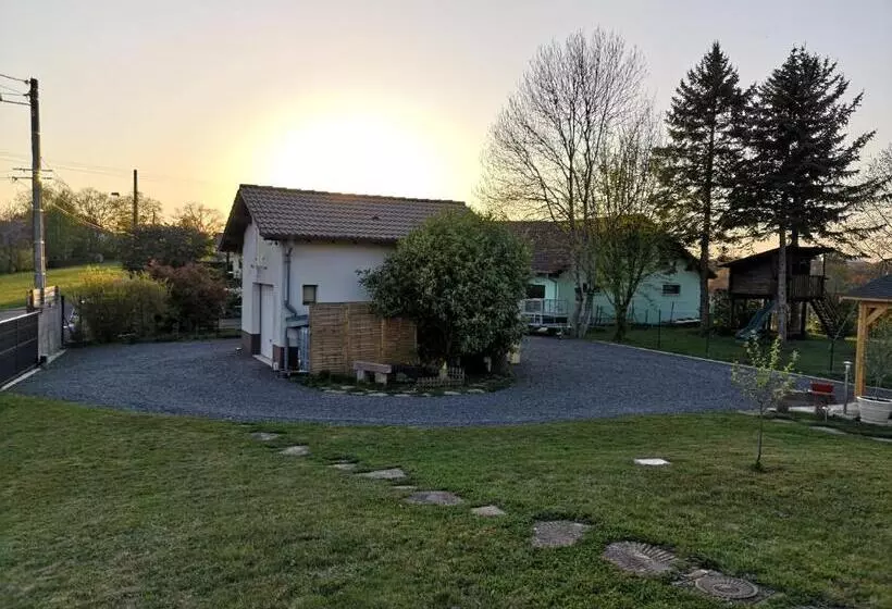 ペンション Le Cedre Bleu