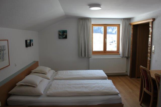 تختخواب و صبحانه Pension Zita