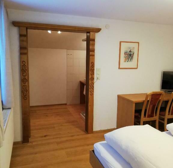 تختخواب و صبحانه Pension Zita