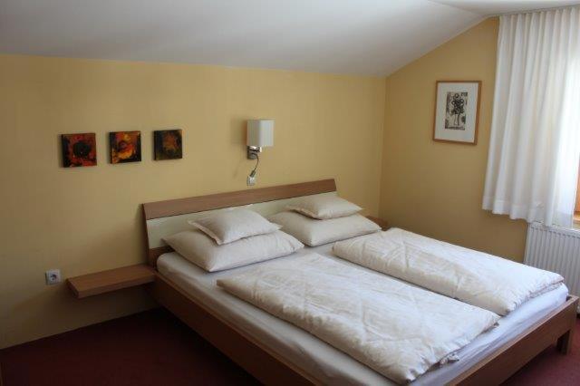 تختخواب و صبحانه Pension Zita