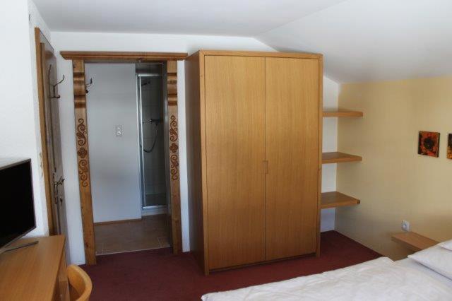 تختخواب و صبحانه Pension Zita