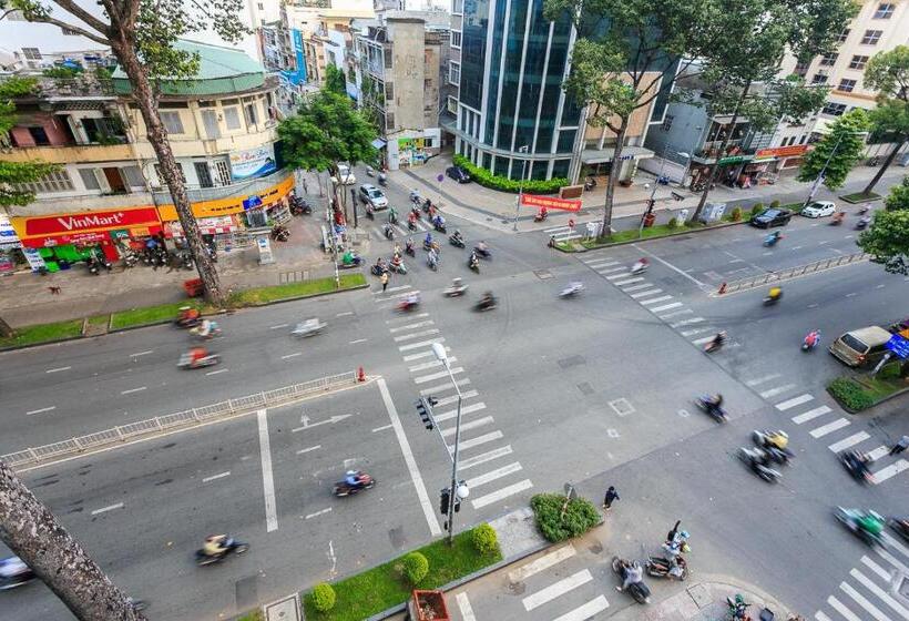 هتل Saigoncucu Near Bui Vien Town