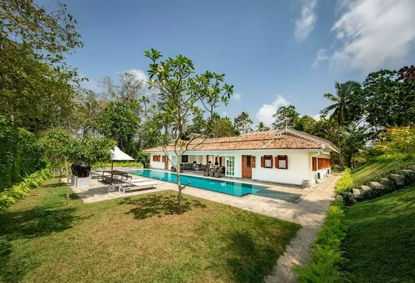 Nyne Hotels   Leela Walauwwa, Induruwa