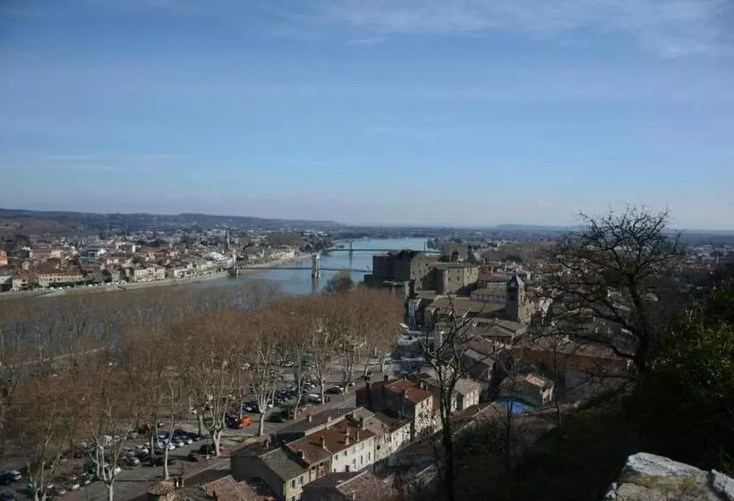 Majatalo L Oiseau Bleu