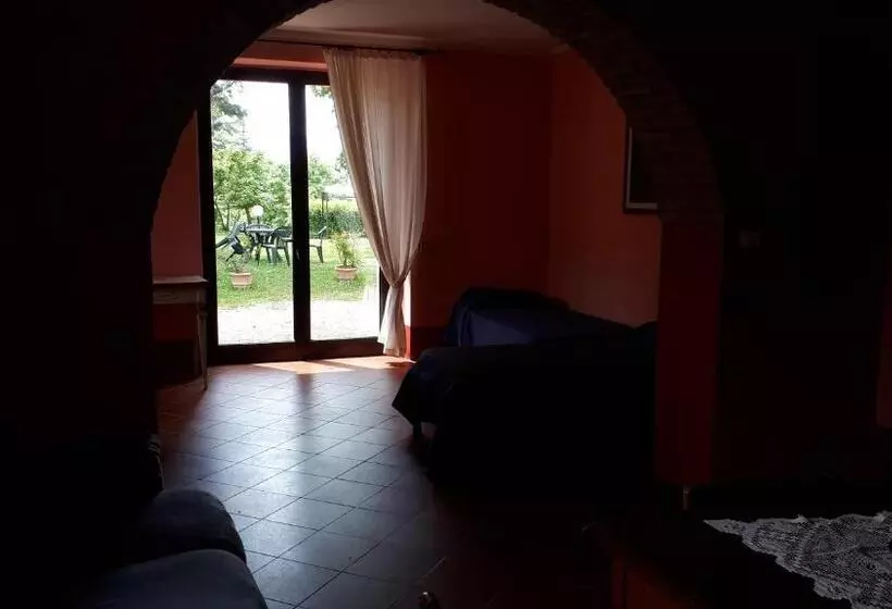 ホテル La Carpinella
