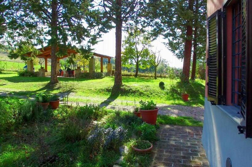 בית מלון כפרי La Carpinella