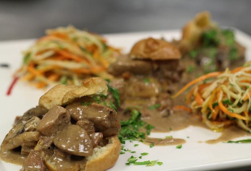 Bagnoles Hotel   Contact