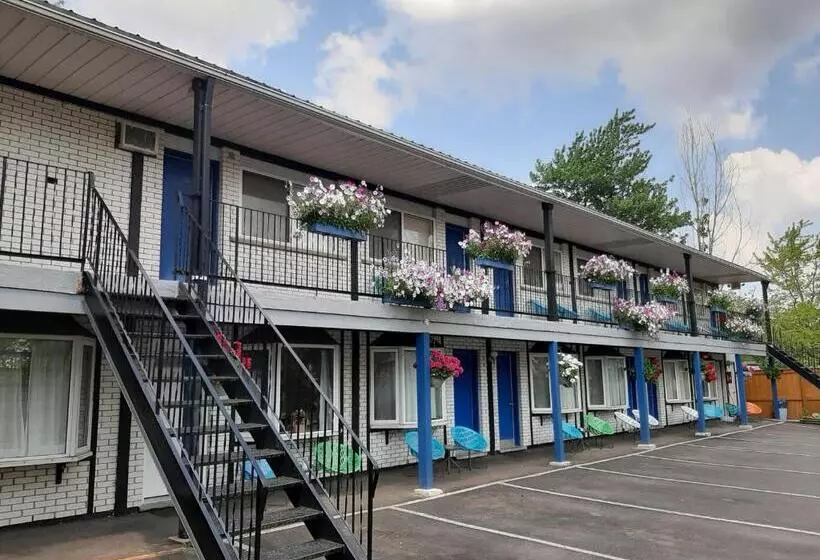 Blue Moon Motel