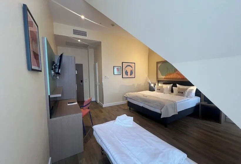 Garner Hotel Berlin - Charlottenburg, an IHG Hotel