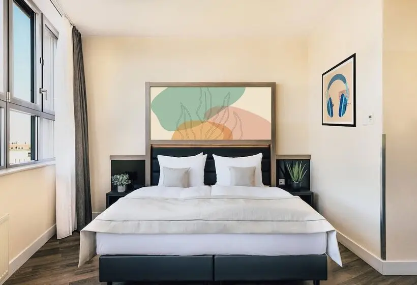 Garner Hotel Berlin - Charlottenburg, an IHG Hotel