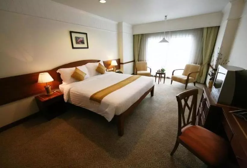 Grand Diamond City Hotel & Casino