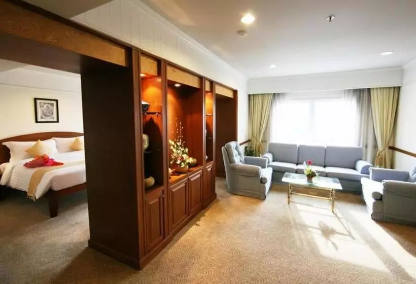 Grand Diamond City Hotel & Casino