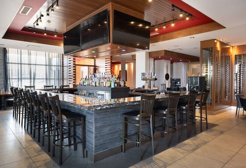 هتل Four Points By Sheraton Edmonton International Airport