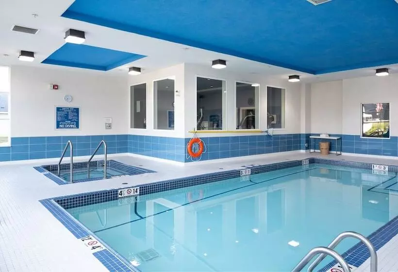 호텔 Four Points By Sheraton Edmonton International Airport