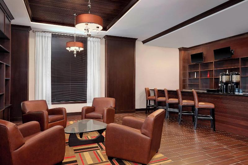 هتل Four Points By Sheraton Edmonton International Airport