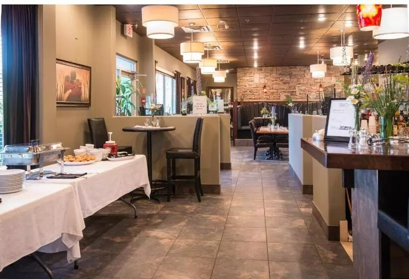 Отель Hilltop Inn Salmon Arm