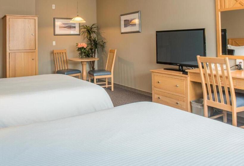 Отель Hilltop Inn  Salmon Arm