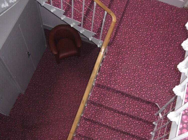 ホテル Hôtel Du Cheval De Bronze