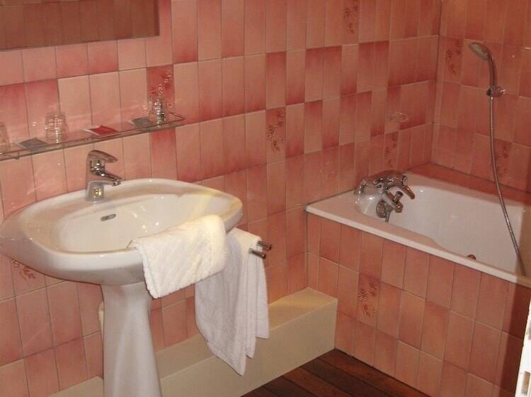 ホテル Hôtel Du Cheval De Bronze