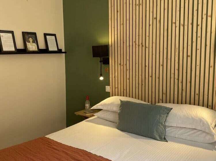 ホテル Hôtel Madame