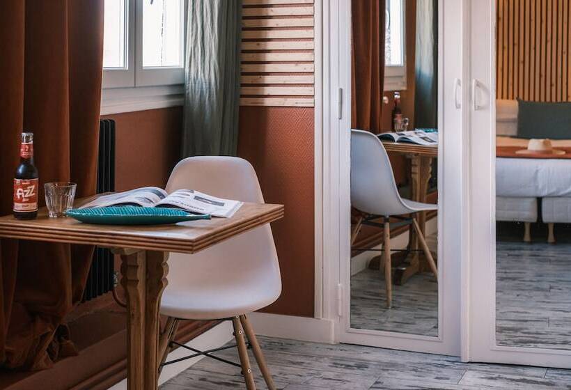 ホテル Hôtel Madame