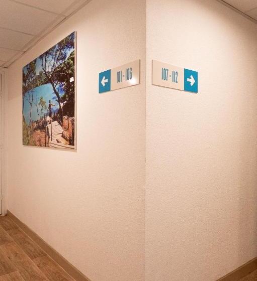 Отель Kyriad Direct Brignoles   Provence Verte