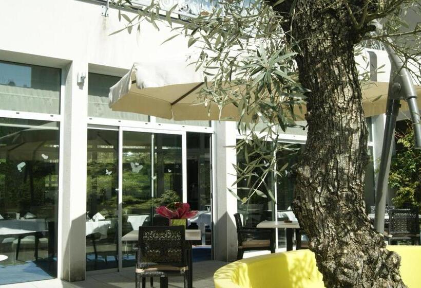 בית מלון כפרי Logis Hôtel Victor Hugo & Spa