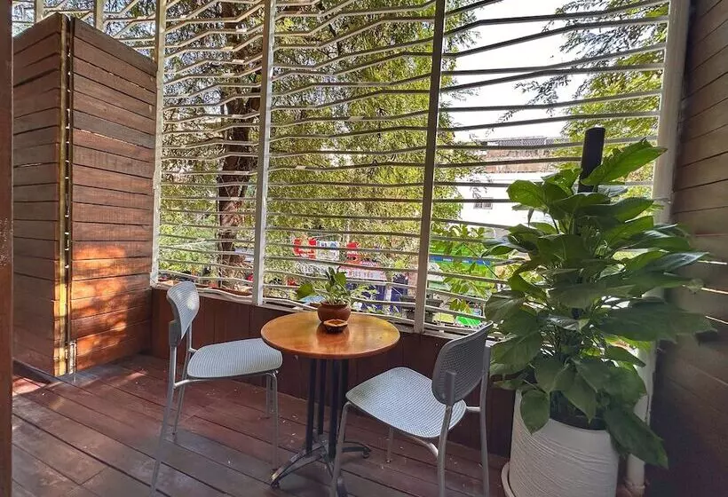 هتل Monsoon Riverside