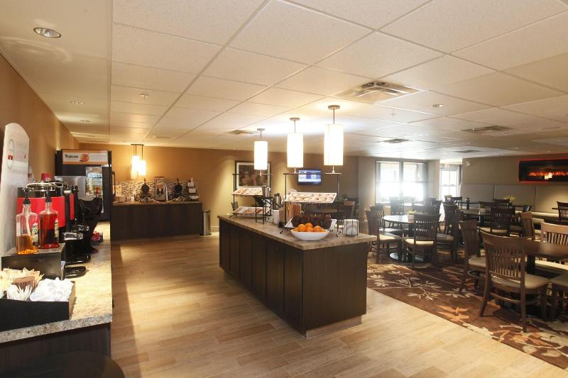 호텔 Pomeroy Inn & Suites At Olds