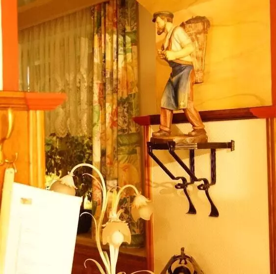 ホテル Rosslwirt Rast