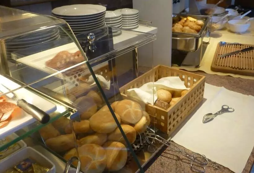 ホテル Rosslwirt Rast