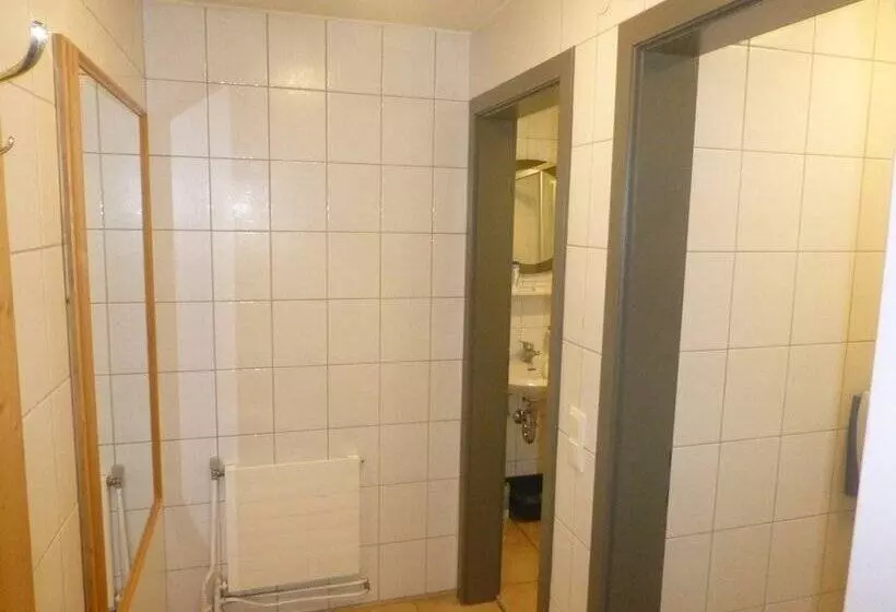 ホテル Rosslwirt Rast