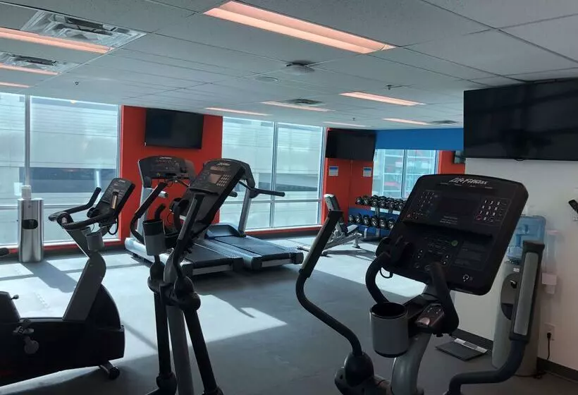 The Grand Winnipeg Airport Hotel By Lakeview