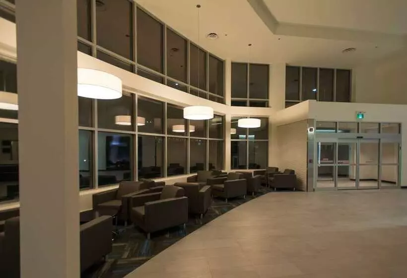 The Grand Winnipeg Airport Hotel By Lakeview