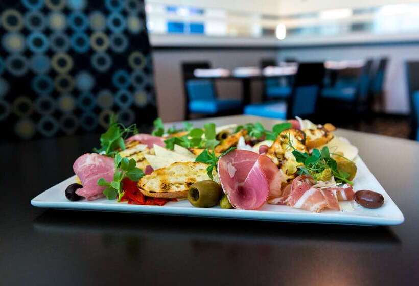 The Grand Winnipeg Airport Hotel By Lakeview