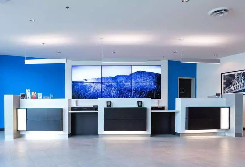 The Grand Winnipeg Airport Hotel By Lakeview