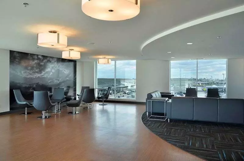 The Grand Winnipeg Airport Hotel By Lakeview