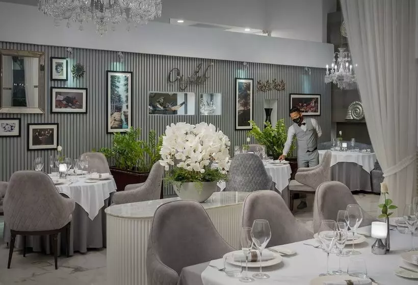 Отель The Privilege Floor By Borei Angkor