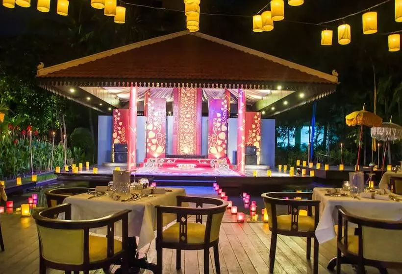 Отель The Privilege Floor By Borei Angkor