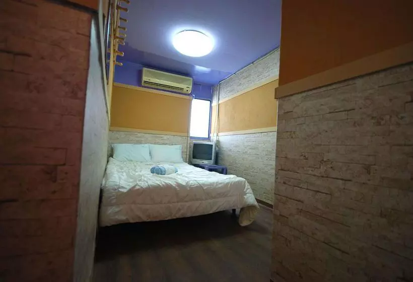 הוסטל H2o Guesthouse