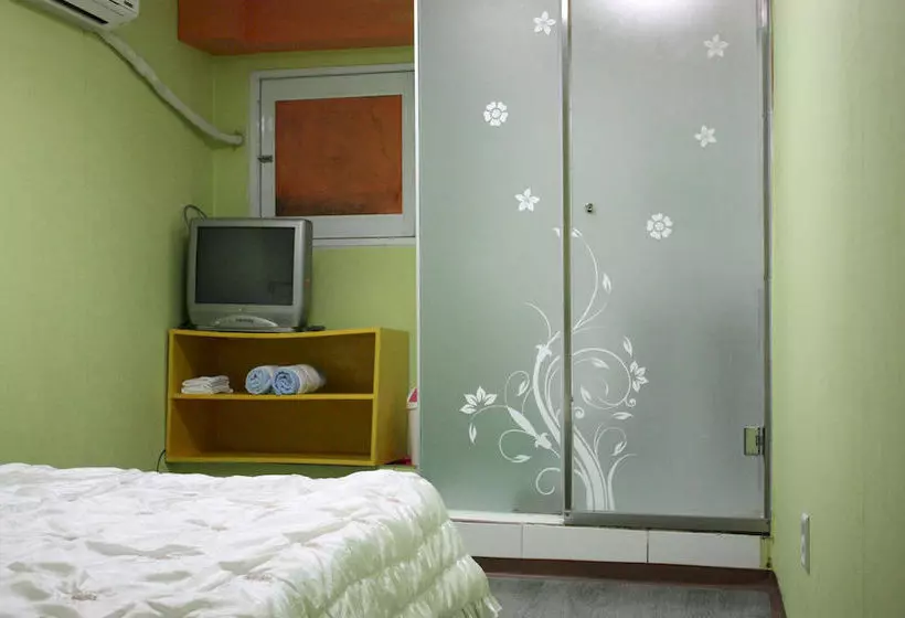 הוסטל H2o Guesthouse