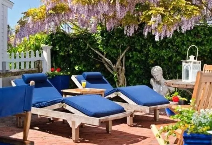 Bed and Breakfast Benchmark Inn