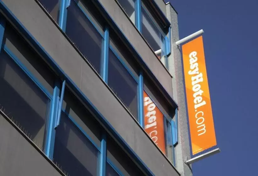 Easyhotel Rotterdam City Centre