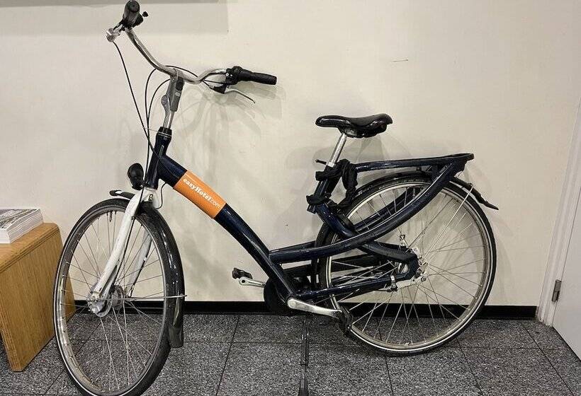 Easyhotel Rotterdam City Centre