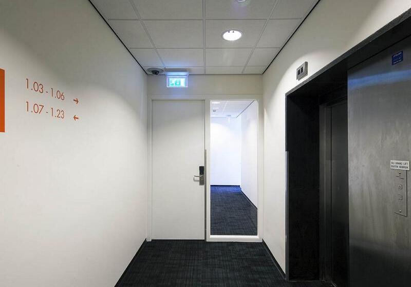 Easyhotel Rotterdam City Centre