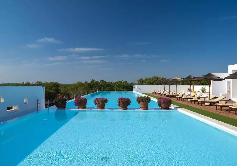 The Lince Ecorkhotel évora