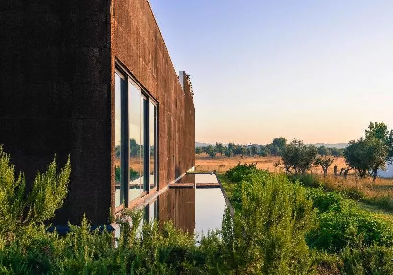 The Lince Ecorkhotel évora