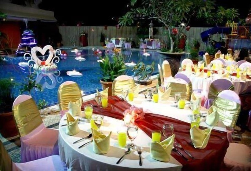 호텔 Grand Tiga Mustika