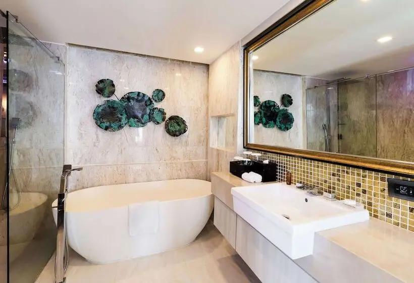 Hotelli The Sanctuary Resort Pattaya, Bw Signature Collection