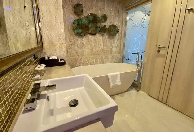 Hotelli The Sanctuary Resort Pattaya, Bw Signature Collection